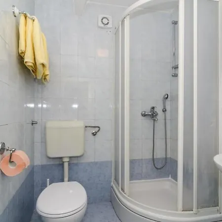 Casablanca - Double With Shared External Bathroom